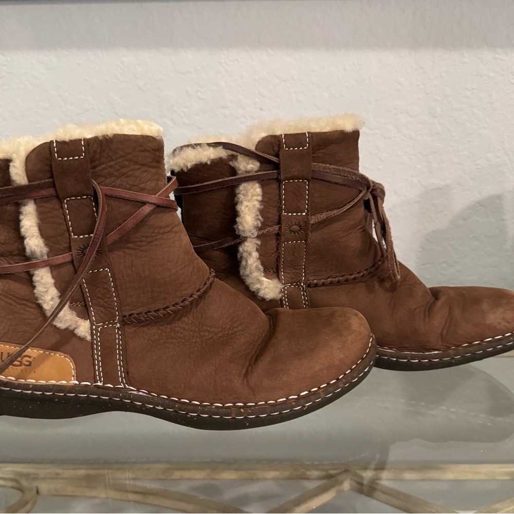 UGG Brown Winter Boots with Distressed Leather and Rubber Sole